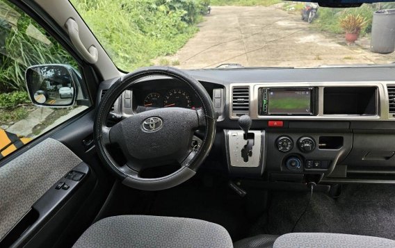 White Toyota Hiace 2015 for sale in Manila-3