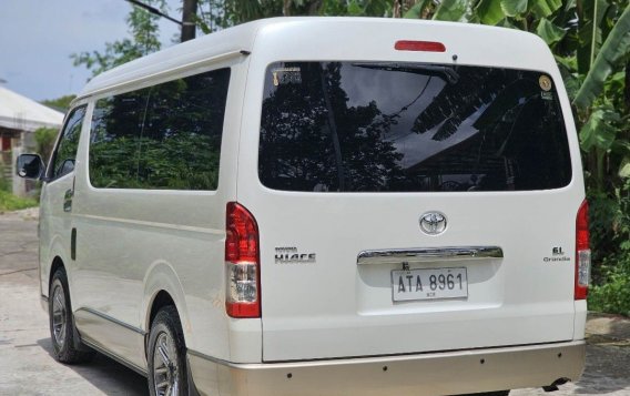 White Toyota Hiace 2015 for sale in Manila-2