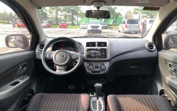 2020 Toyota Wigo  1.0 G AT in Makati, Metro Manila-15