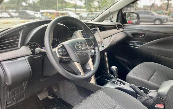 2018 Toyota Innova  2.8 E Diesel AT in Makati, Metro Manila-12