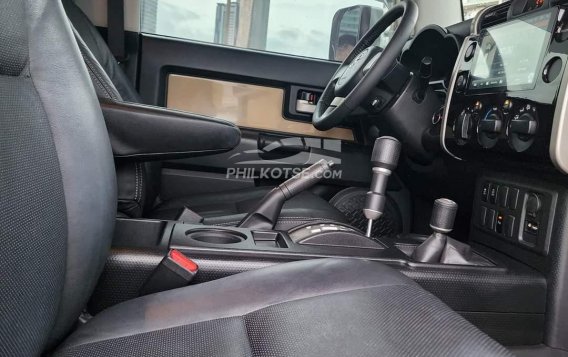 2016 Toyota FJ Cruiser  4.0L V6 in Manila, Metro Manila-8