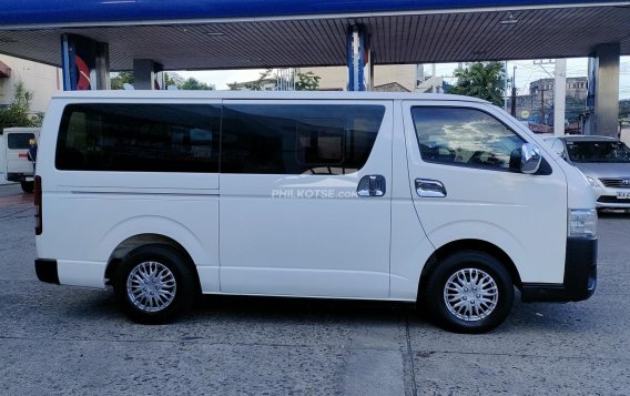 2016 Toyota Hiace  Commuter 3.0 M/T in Quezon City, Metro Manila-4