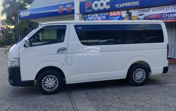 2016 Toyota Hiace  Commuter 3.0 M/T in Quezon City, Metro Manila-8