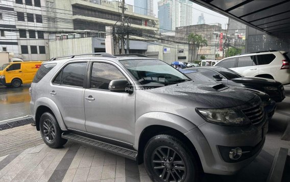 2015 Toyota Fortuner  2.4 V Diesel 4x2 AT in Makati, Metro Manila-2
