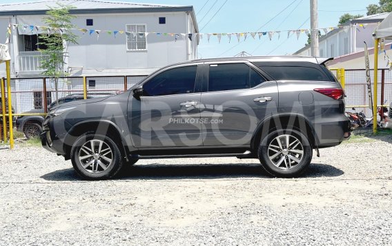 2018 Toyota Fortuner  2.4 V Diesel 4x2 AT in Pasay, Metro Manila-4