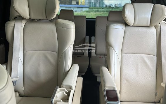 2016 Toyota Alphard  3.5 Gas AT in Makati, Metro Manila