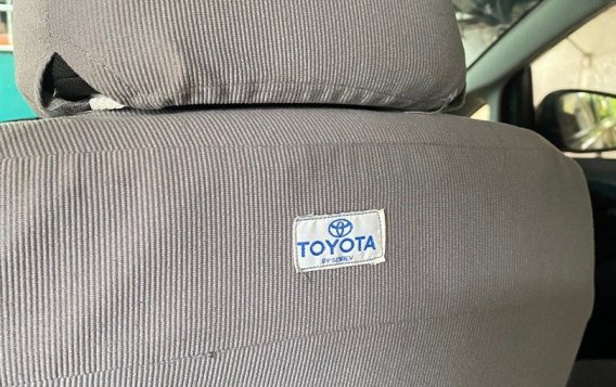 Pearl White Toyota Innova 2017 for sale in Cebu City-9