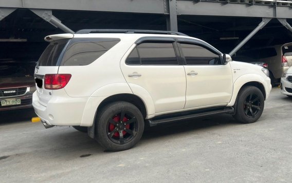 White Toyota Fortuner 2012 for sale in Automatic-6