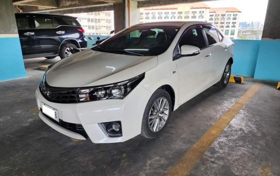 Selling White Toyota Corolla altis 2016 in Pateros-2