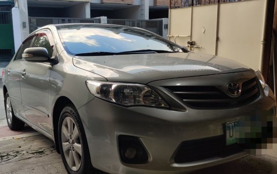 Selling White Toyota Corolla altis 2013 in Quezon City