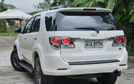 Selling White Toyota Fortuner 2015 in Manila-2