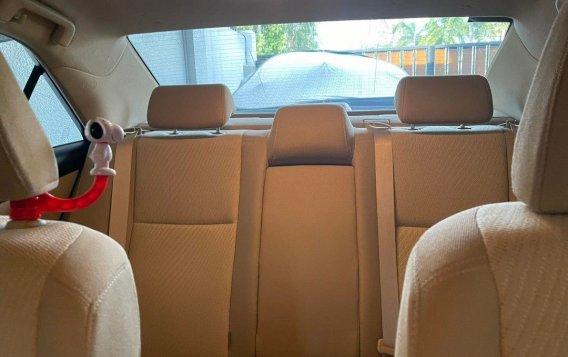 Sell Pearl White 2018 Toyota Camry in Caloocan-7