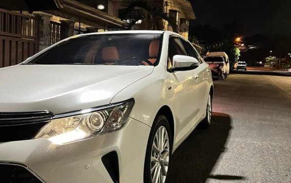 Sell Pearl White 2018 Toyota Camry in Caloocan-1
