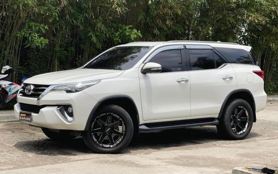 White Toyota Fortuner 2017 for sale in Manila-2