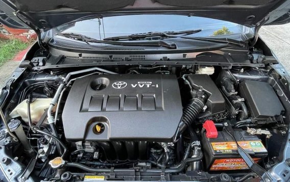Selling White Toyota Corolla altis 2017 in Muntinlupa-5