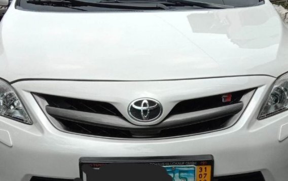 Sell Pearl White 2012 Toyota Corolla altis in Parañaque-1
