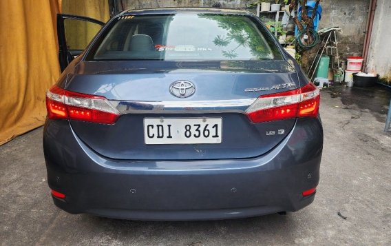 Selling White Toyota Corolla altis 2016 in Manila-2