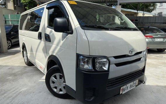 Selling White Toyota Hiace 2022 in Quezon City