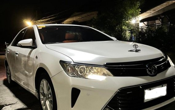 Sell Pearl White 2018 Toyota Camry in Caloocan-2