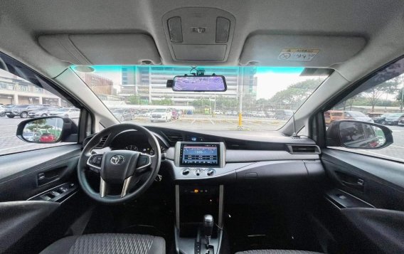 Sell White 2018 Toyota Innova in Makati-7