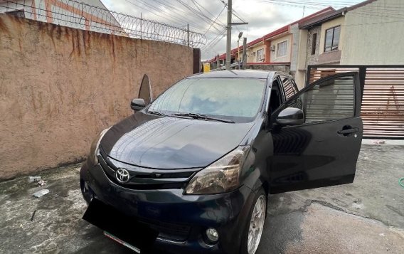 Sell White 2012 Toyota Avanza in Marilao