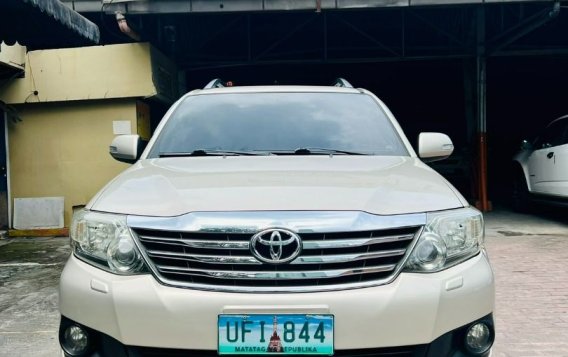 Selling White Toyota Fortuner 2012 in Quezon City-1