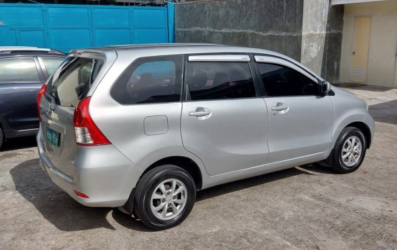 Selling White Toyota Avanza 2014 in Quezon City-6