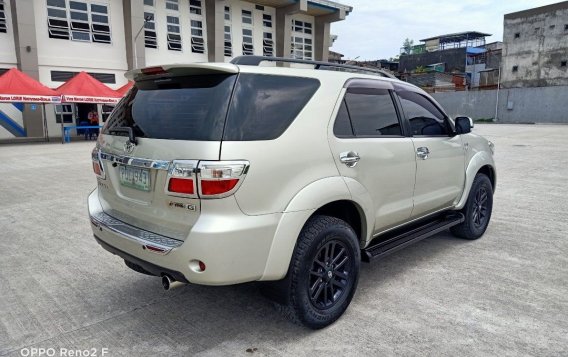 White Toyota Fortuner 2011 for sale in Valenzuela-2