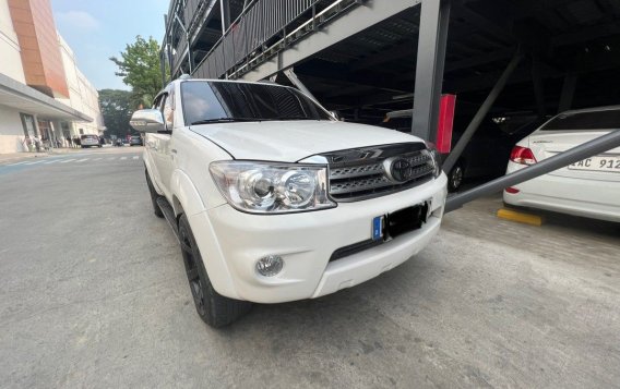 White Toyota Fortuner 2012 for sale in Automatic-2