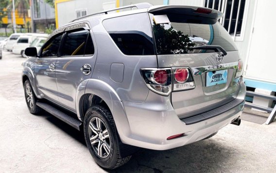 Silver Toyota Fortuner 2015 for sale in Quezon City-5