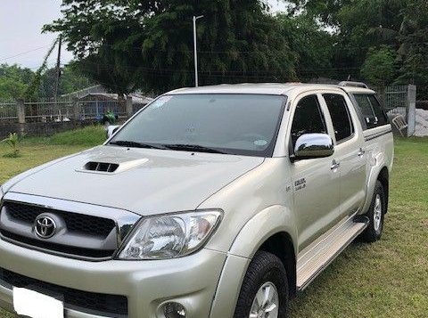 Silver Toyota Hilux 2009 for sale in Automatic-5