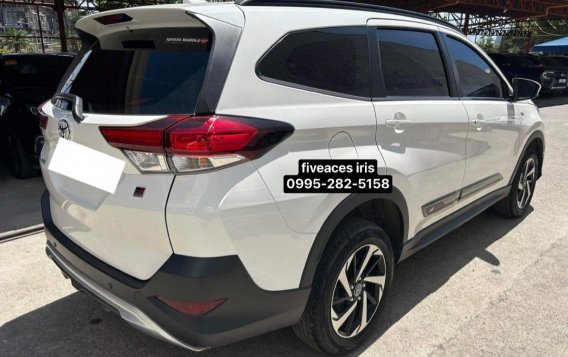 White Toyota Rush 2022 for sale in Automatic-4