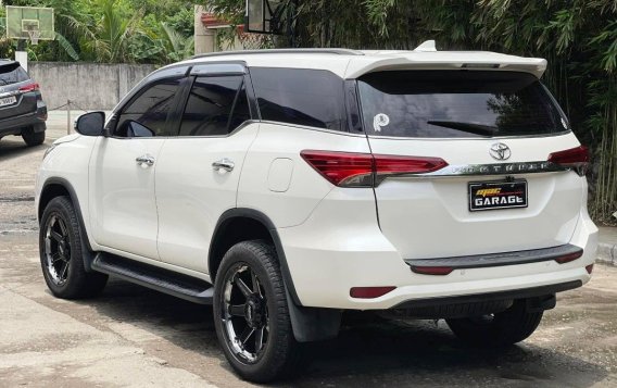 White Toyota Fortuner 2017 for sale in Manila-3