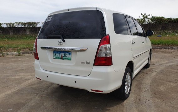 Selling Pearl White Toyota Innova 2014 in Quezon City-2