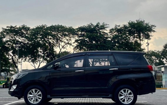 Sell White 2018 Toyota Innova in Makati-4