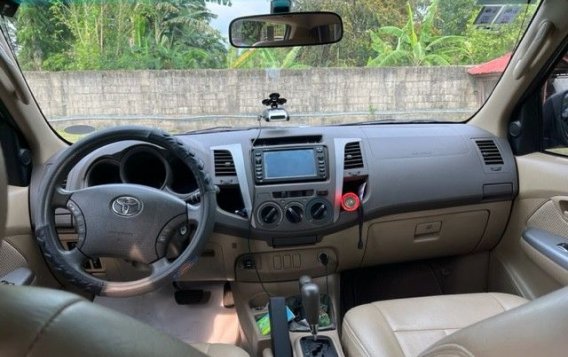 Silver Toyota Hilux 2009 for sale in Automatic-8