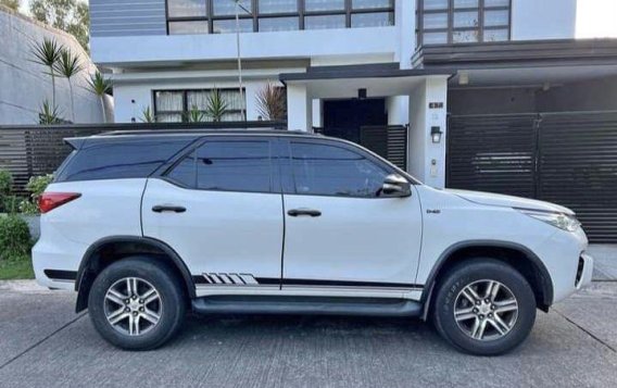 White Toyota Fortuner 2017 for sale in Manual