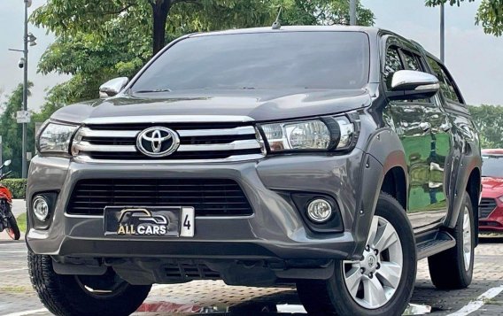 White Toyota Hilux 2016 for sale in Makati-2