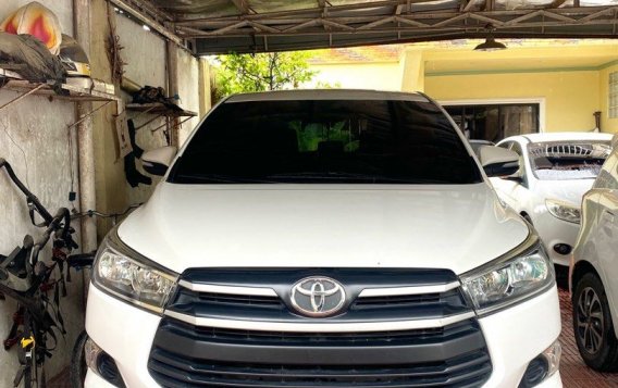 Pearl White Toyota Innova 2017 for sale in Cebu City