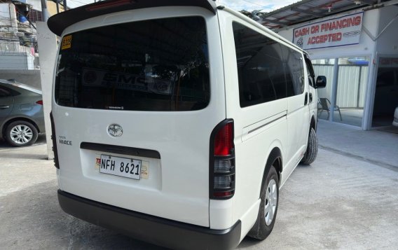 Selling White Toyota Hiace 2022 in Quezon City-7