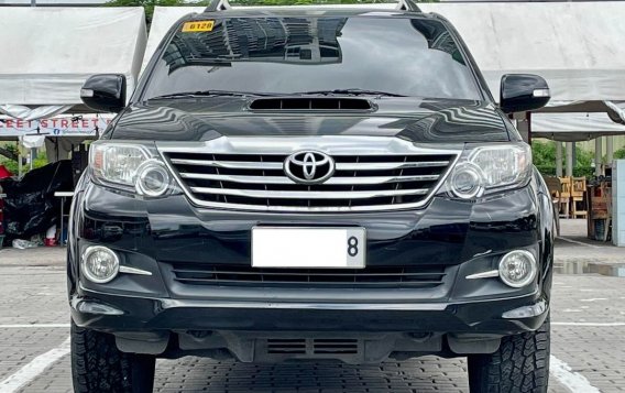 Selling White Toyota Fortuner 2015 in Makati-1