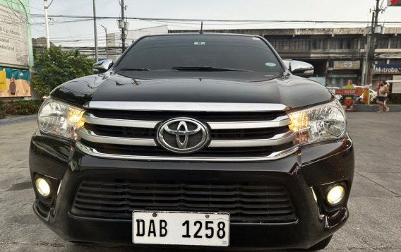 Sell White 2017 Toyota Hilux in Valenzuela-2