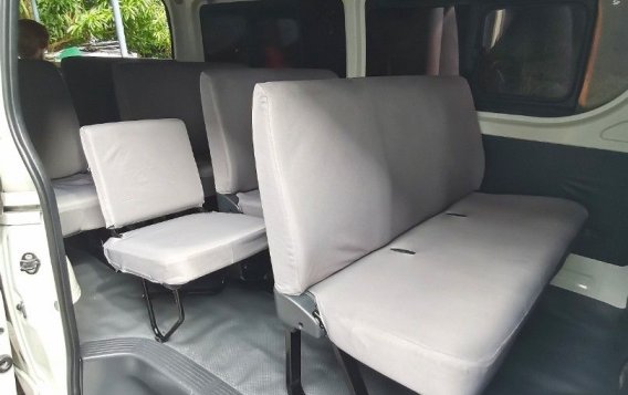 Selling White Toyota Hiace 2018 in Antipolo-6