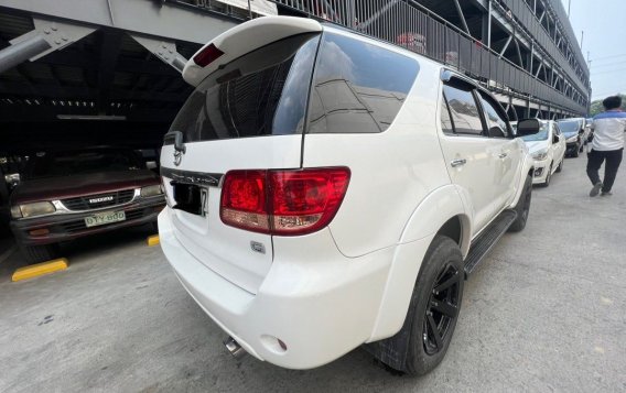 White Toyota Fortuner 2012 for sale in Automatic-4