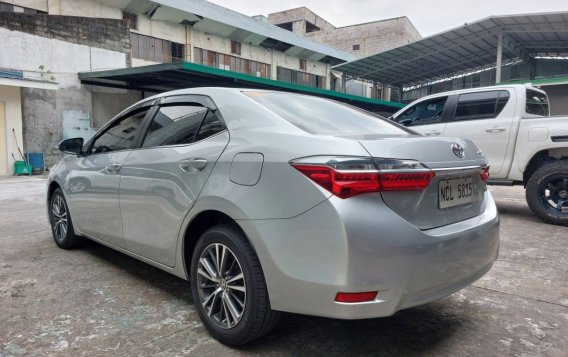 White Toyota Altis 2018 for sale in Automatic-6