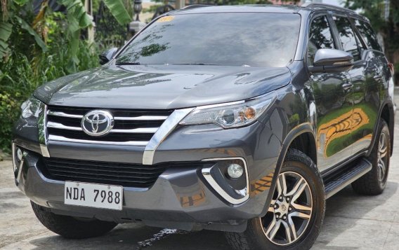 Selling White Toyota Fortuner 2019 in Caloocan-1