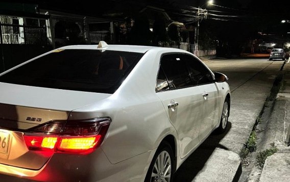 Sell Pearl White 2018 Toyota Camry in Caloocan-5