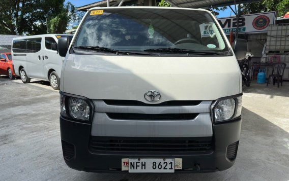 Selling White Toyota Hiace 2022 in Quezon City-1