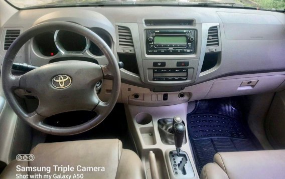 White Toyota Fortuner 2006 for sale in Quezon City-5