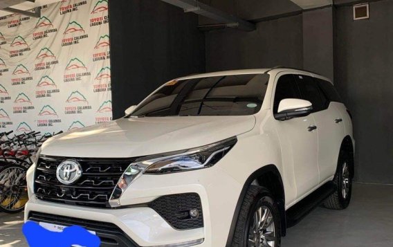 Sell White 2022 Toyota Fortuner in Balayan